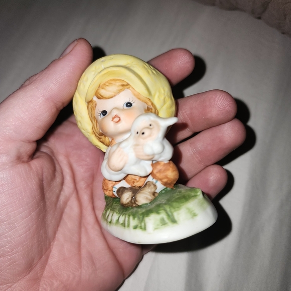 Porcelain Girl With Lamb - Picture 6 of 6